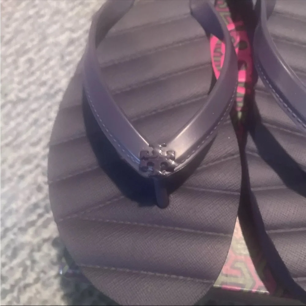 NWB Tory Burch Kira Thin Flip Flops, Size 8 Color Deep Purple 502 - Picture 5 of 11